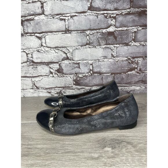 AGL Blue Leather Shimmer Cap Toe Ballet Flats Women Sz 37EU/6.5M US - Picture 1 of 16